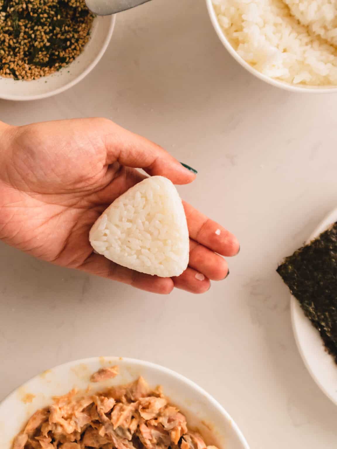 Easy Salmon Onigiri (Japanese Salmon Rice Balls)
